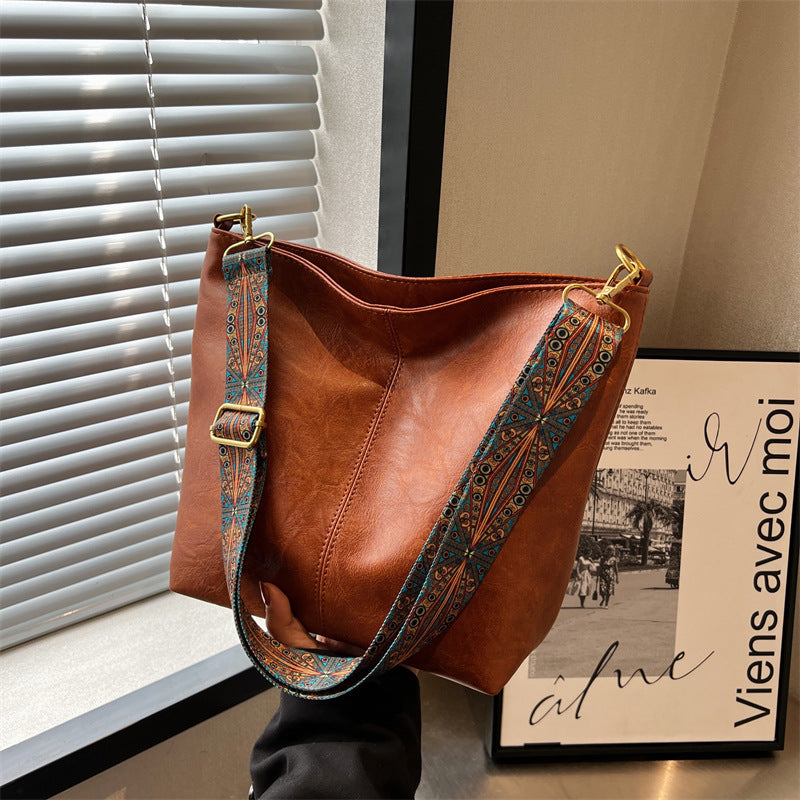 Freya™ – Timeless Vintage Shoulder Bag